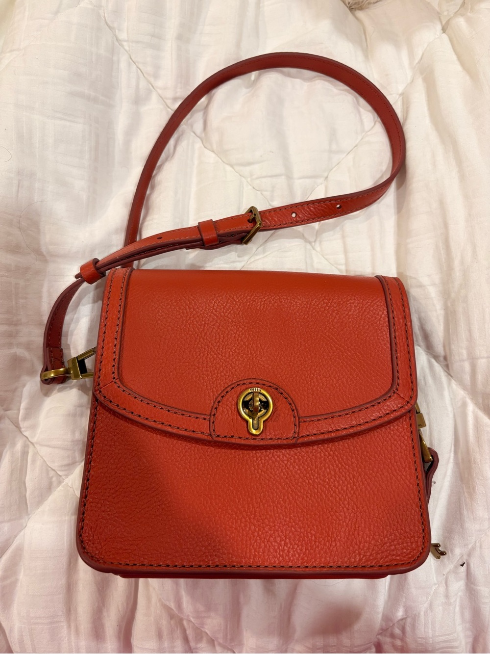 Brand New Fossil Rust Leather Turnlock Crossbody Bag